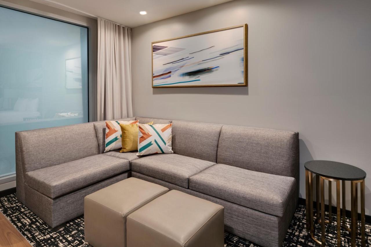 Hyatt House Lax Century Blvd 3*