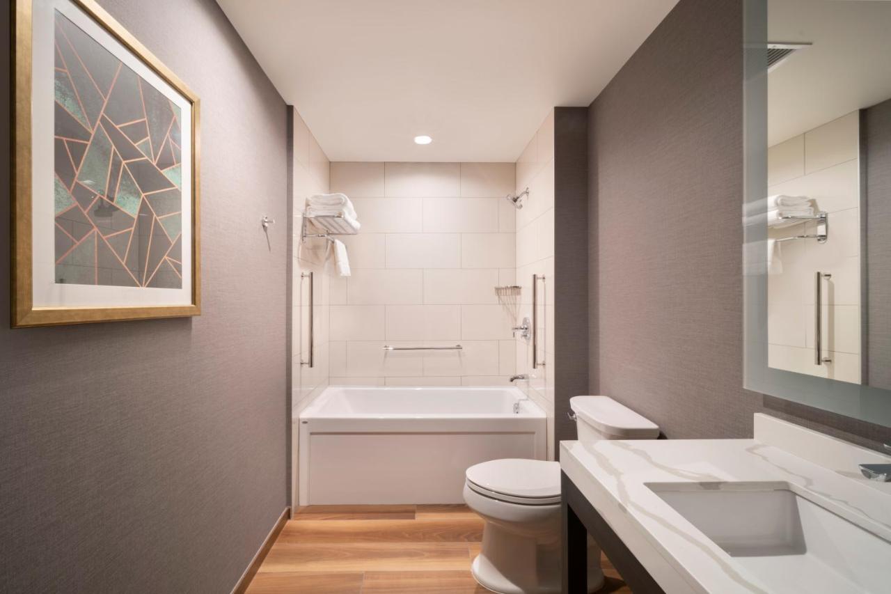 Hyatt House Lax Century Blvd 3*