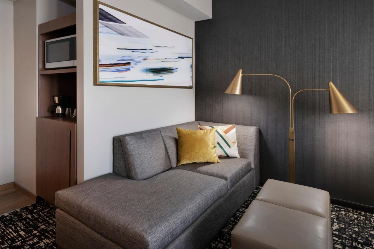 Hyatt House Lax Century Blvd 3*