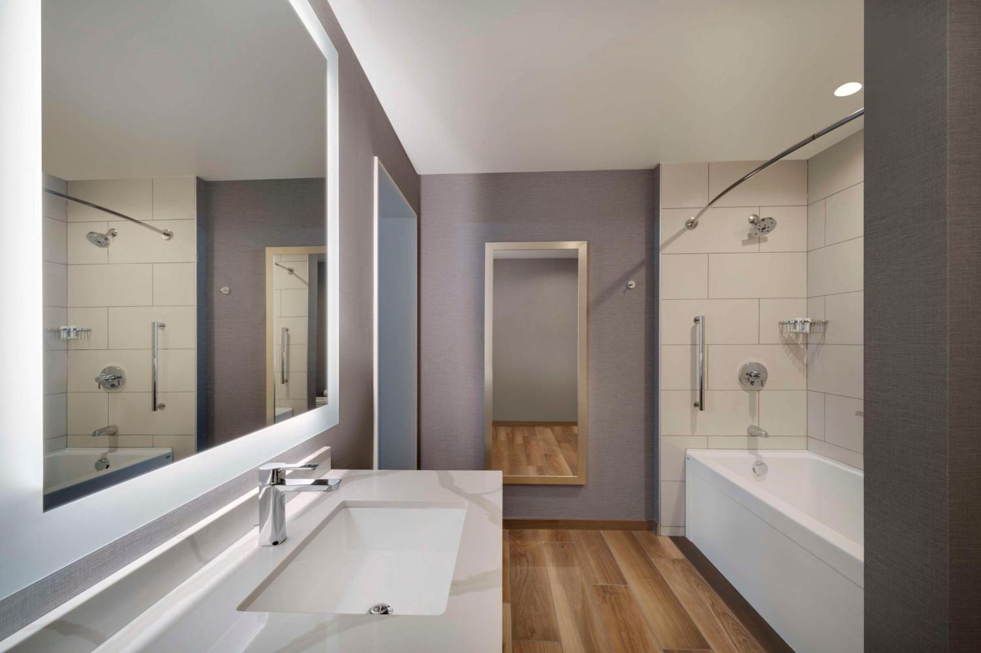 Hyatt House Lax Century Blvd