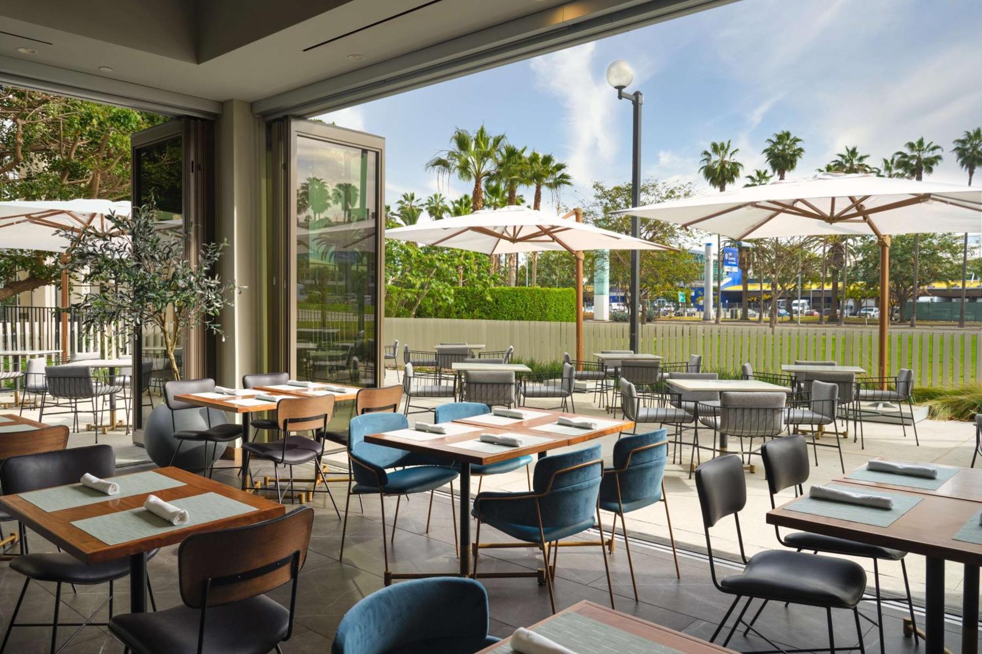 Hyatt House Lax Century Blvd 3*