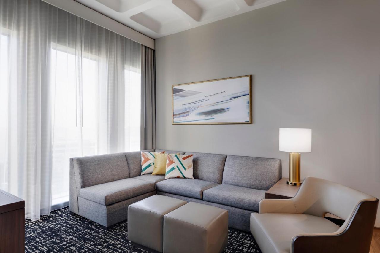 Hyatt House Lax Century Blvd 3*