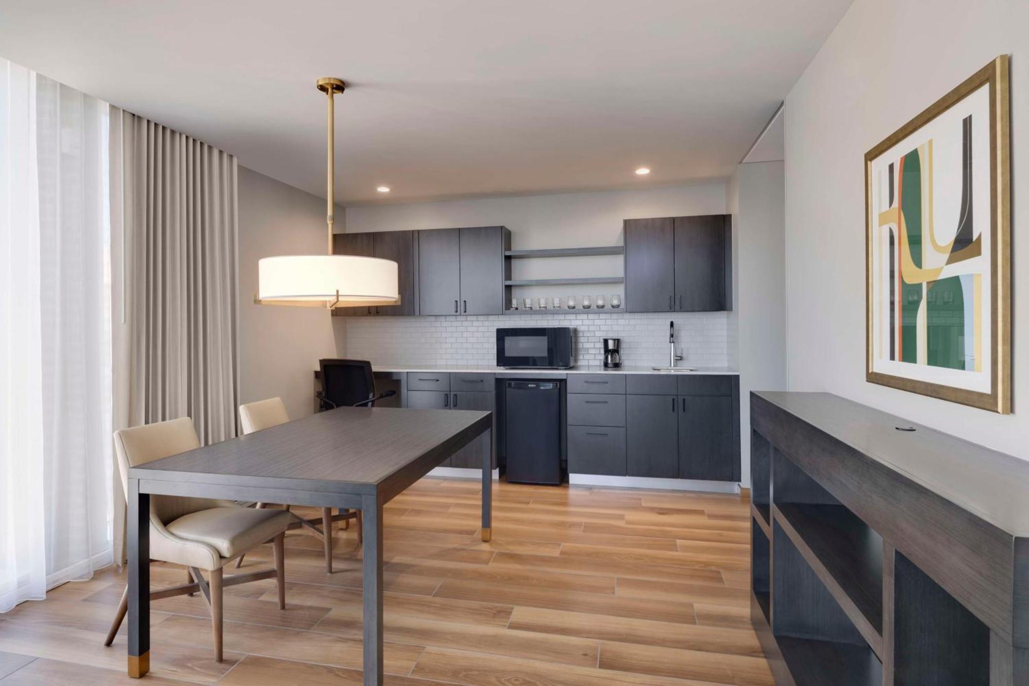 Hotel Hyatt House Lax Century Blvd 3*